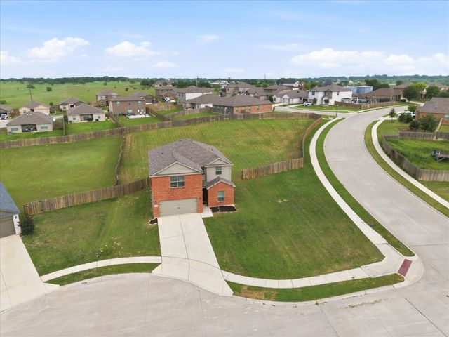 104 Saloon Cove W, Newark, TX 76071