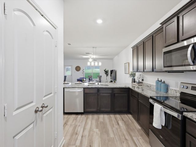 104 Saloon Cove W, Newark, TX 76071