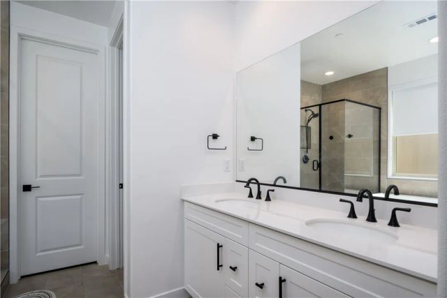 2821 Bridgetide Rd, Corona, CA 92883