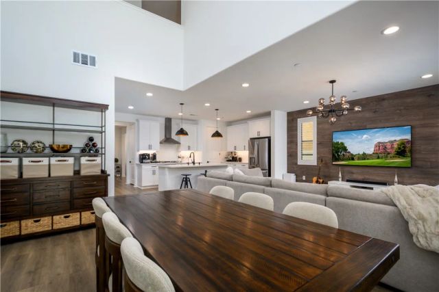 2821 Bridgetide Rd, Corona, CA 92883