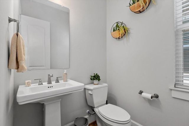 7 Thorpe Lane, Spring, TX 77389