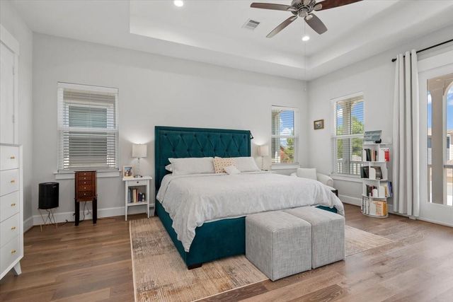 7 Thorpe Lane, Spring, TX 77389