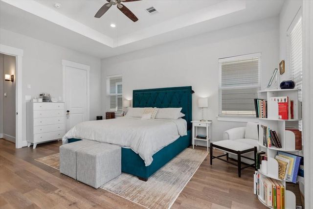 7 Thorpe Lane, Spring, TX 77389