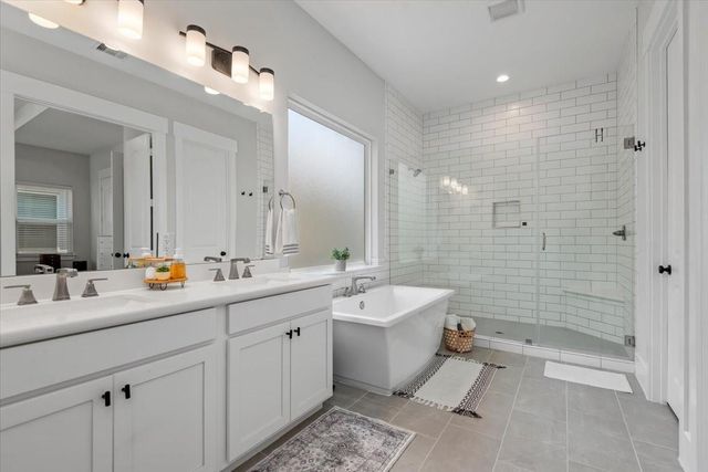 7 Thorpe Lane, Spring, TX 77389