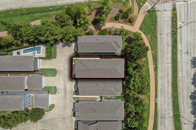 7 Thorpe Lane, Spring, TX 77389