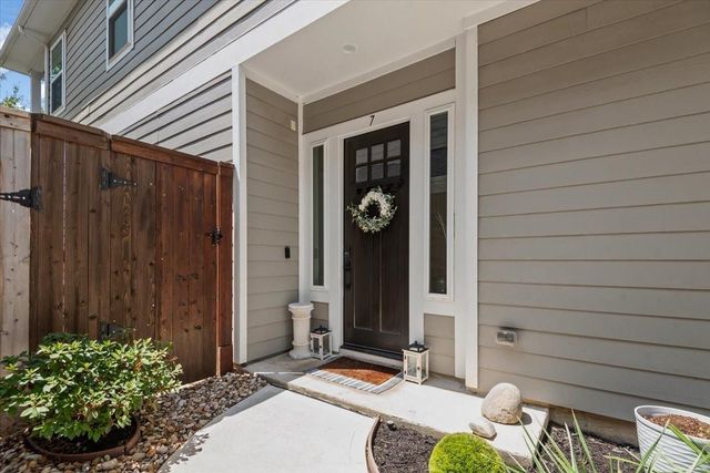 7 Thorpe Lane, Spring, TX 77389