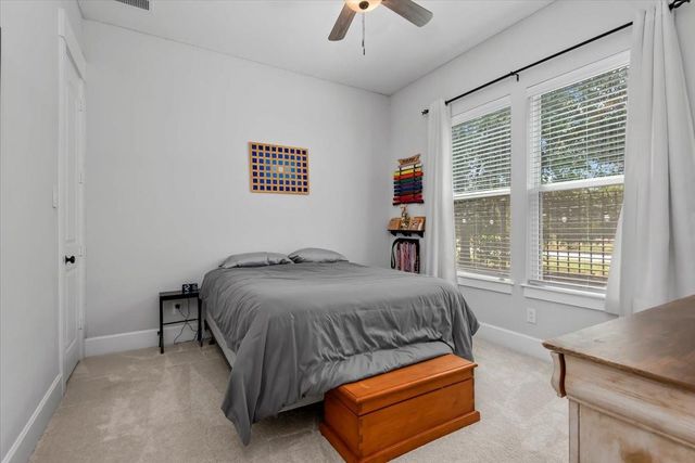 7 Thorpe Lane, Spring, TX 77389