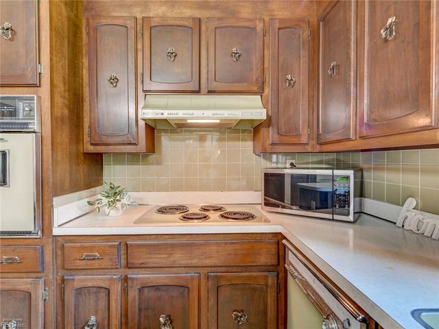 2861 Greenview RD, Chesapeake, VA 23321