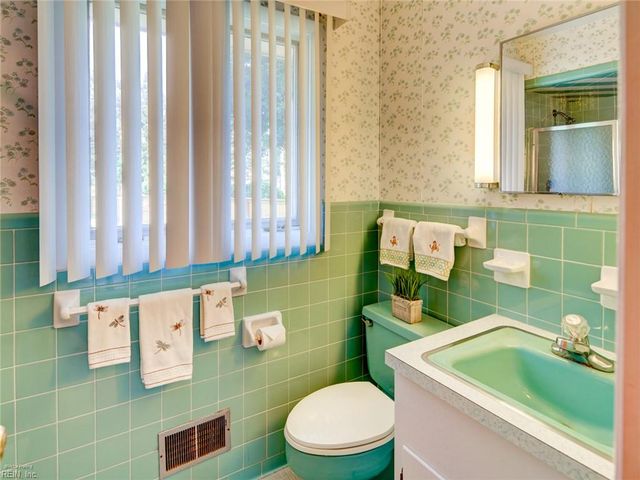 2861 Greenview RD, Chesapeake, VA 23321