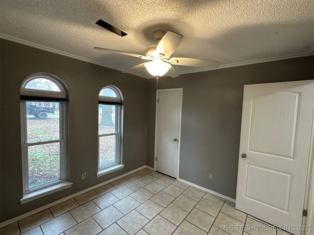 801 N Washington Avenue, Wagoner, OK 74467