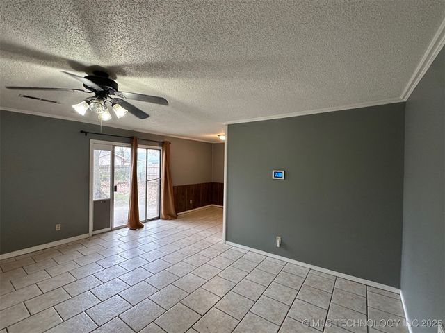 801 N Washington Avenue, Wagoner, OK 74467