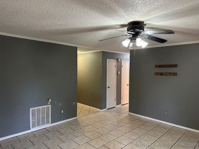 801 N Washington Avenue, Wagoner, OK 74467