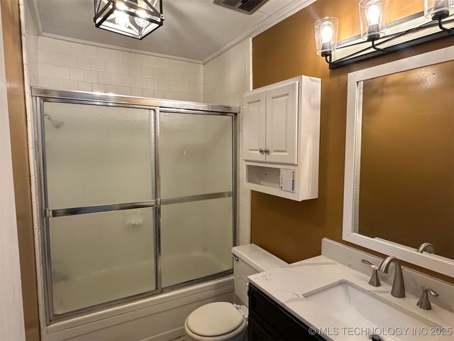 801 N Washington Avenue, Wagoner, OK 74467