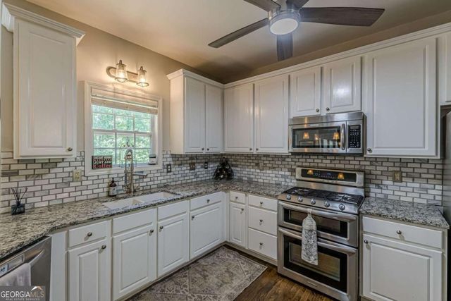 4556 Waldens Farm Court, Powder Springs, GA 30127