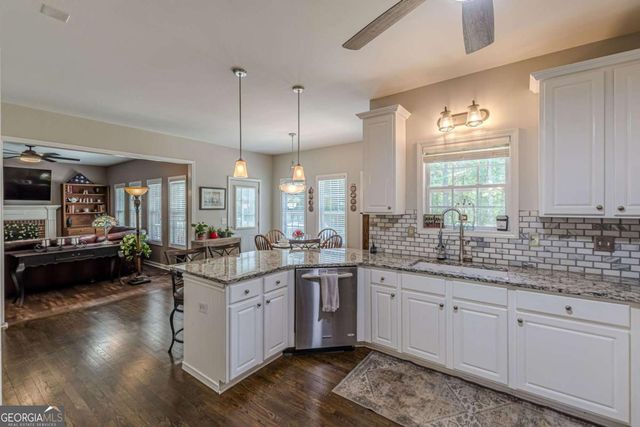 4556 Waldens Farm Court, Powder Springs, GA 30127