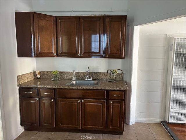 7049 Alabama Avenue, Canoga Park, CA 91303