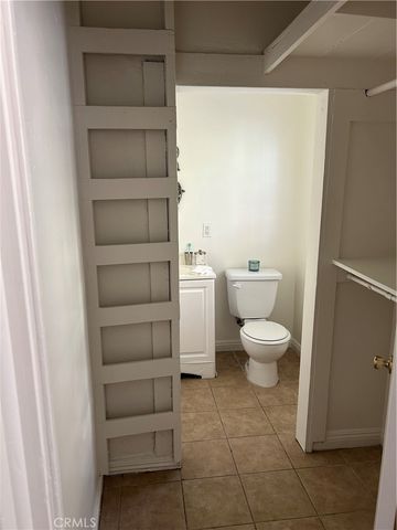 7049 Alabama Avenue, Canoga Park, CA 91303