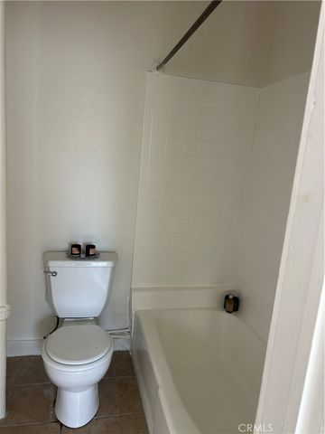 7049 Alabama Avenue, Canoga Park, CA 91303