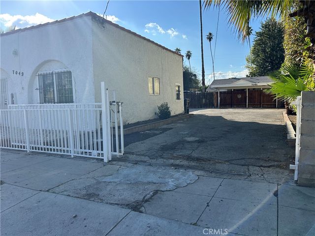 7049 Alabama Avenue, Canoga Park, CA 91303