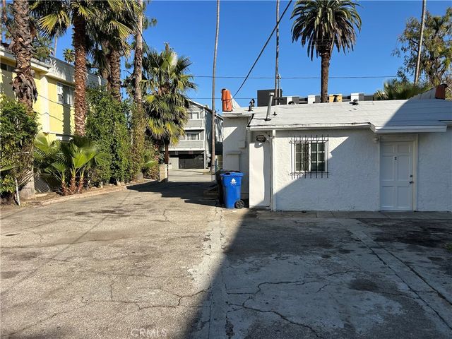 7049 Alabama Avenue, Canoga Park, CA 91303