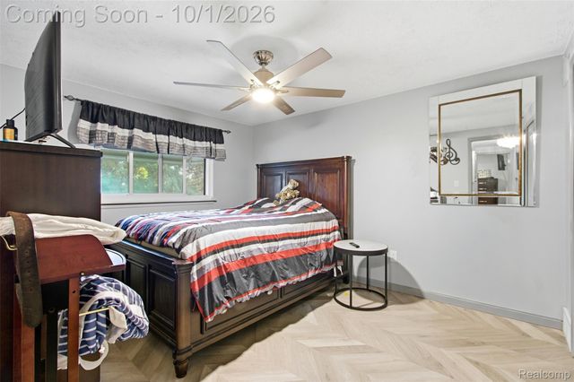 34979 Oakland Street, Farmington, MI 48335