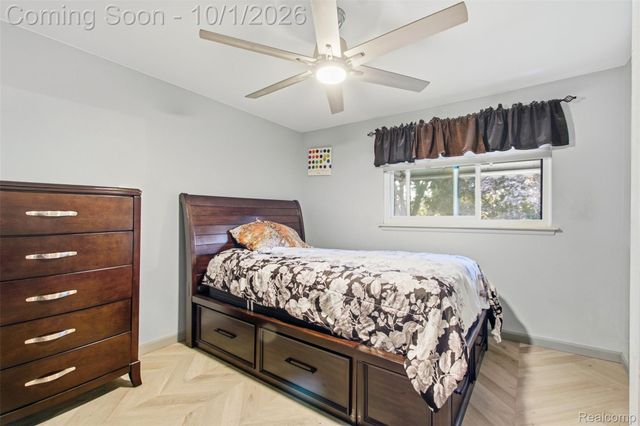 34979 Oakland Street, Farmington, MI 48335