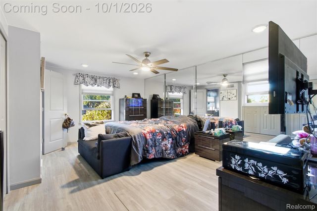 34979 Oakland Street, Farmington, MI 48335