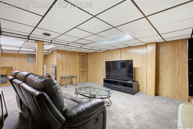 34979 Oakland Street, Farmington, MI 48335