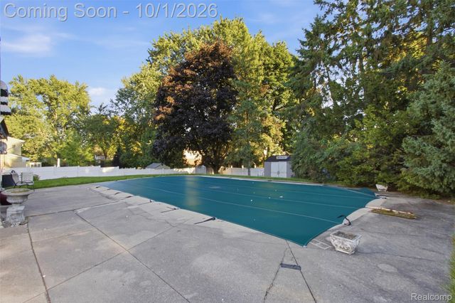 34979 Oakland Street, Farmington, MI 48335