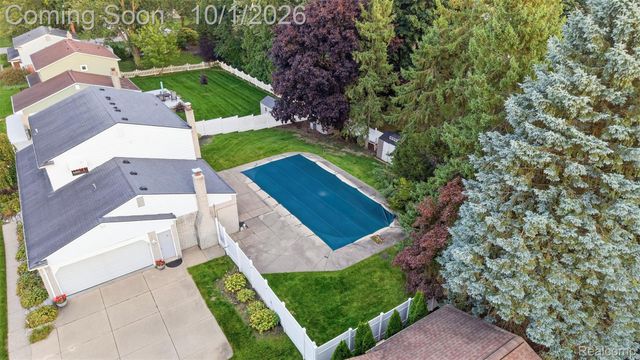 34979 Oakland Street, Farmington, MI 48335