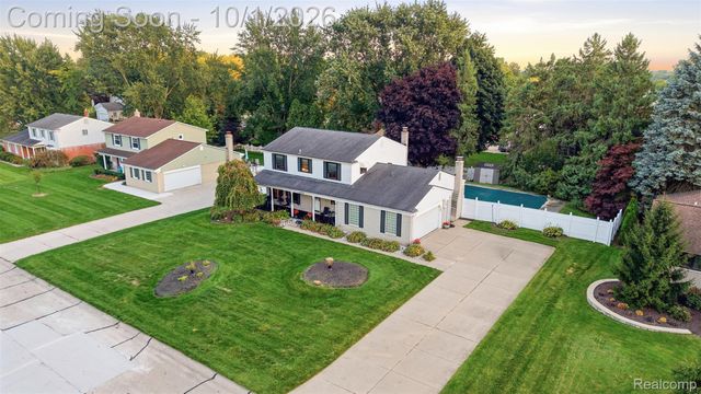 34979 Oakland Street, Farmington, MI 48335
