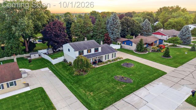 34979 Oakland Street, Farmington, MI 48335