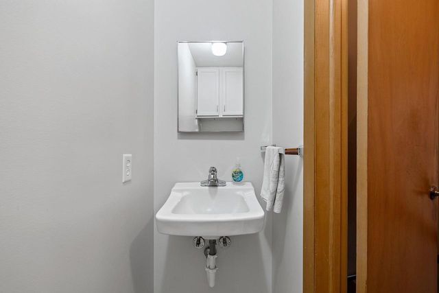 524 E ST JOSEPH STREET, Green Bay, WI 54301