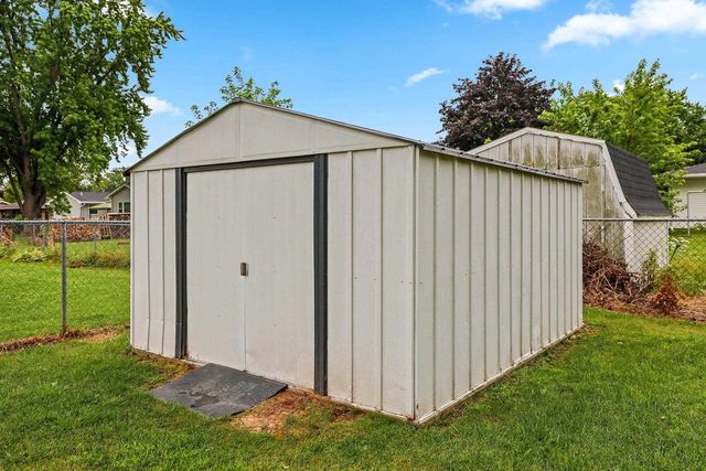 524 E ST JOSEPH STREET, Green Bay, WI 54301