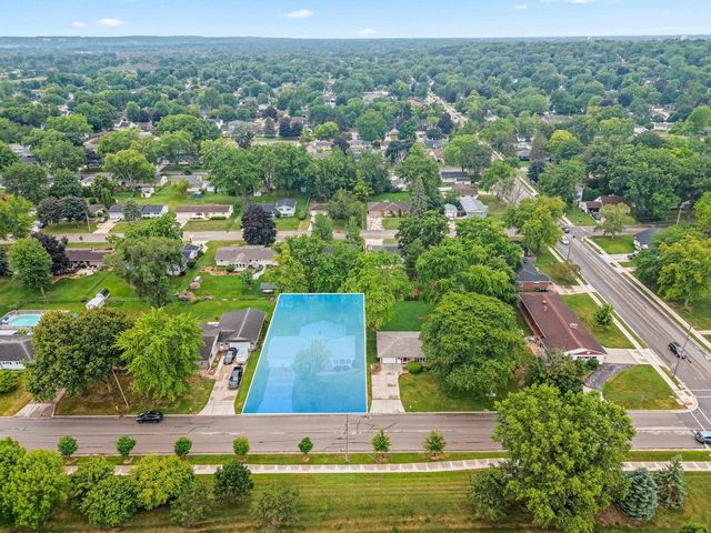 524 E ST JOSEPH STREET, Green Bay, WI 54301