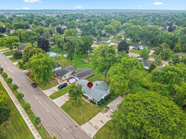 524 E ST JOSEPH STREET, Green Bay, WI 54301