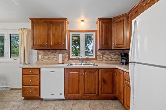 524 E ST JOSEPH STREET, Green Bay, WI 54301
