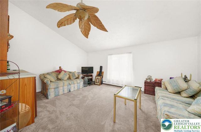 111 Sir Lyonnesse Court, Tobyhanna Twp, PA 18347