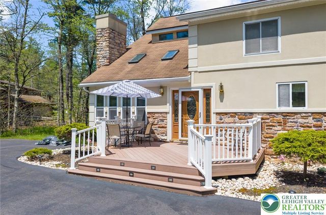 111 Sir Lyonnesse Court, Tobyhanna Twp, PA 18347