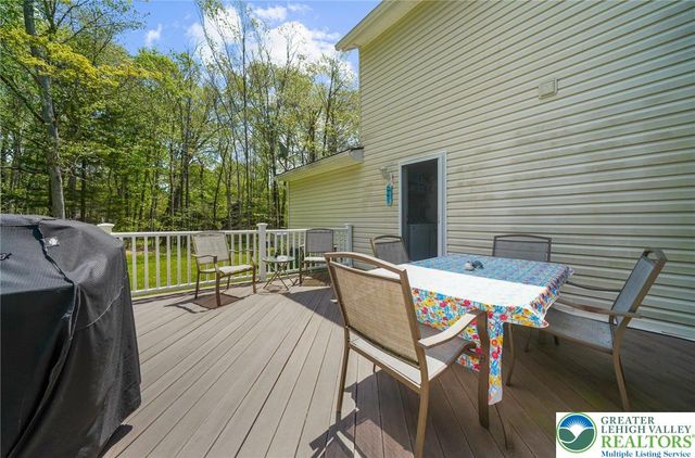 111 Sir Lyonnesse Court, Tobyhanna Twp, PA 18347