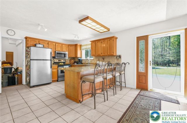 111 Sir Lyonnesse Court, Tobyhanna Twp, PA 18347