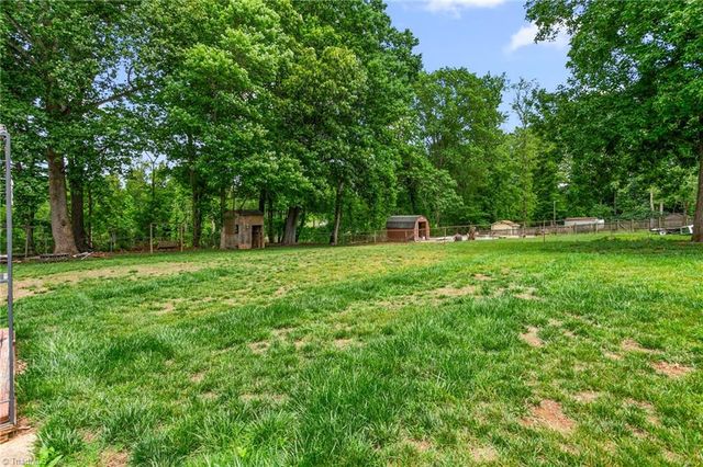 3611 Esterwood Road, Greensboro, NC 27405