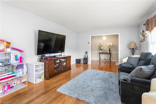 3611 Esterwood Road, Greensboro, NC 27405