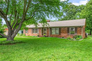 3611 Esterwood Road, Greensboro, NC 27405