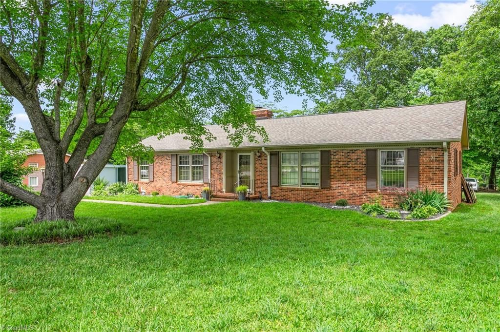 3611 Esterwood Road, Greensboro, NC 27405