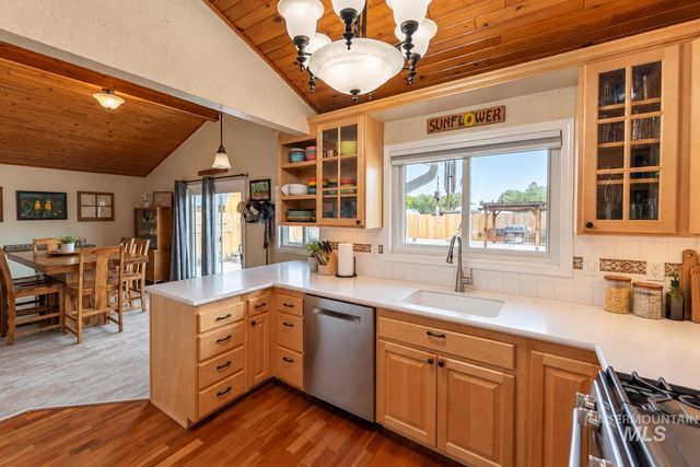 5224 S Valley St, Boise, ID 83709