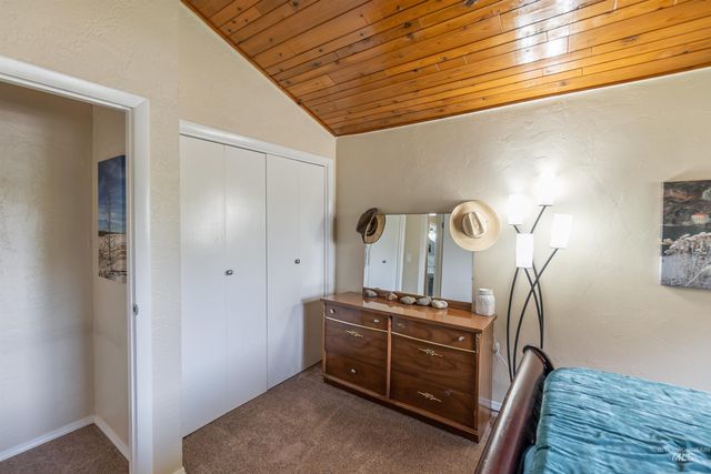 5224 S Valley St, Boise, ID 83709