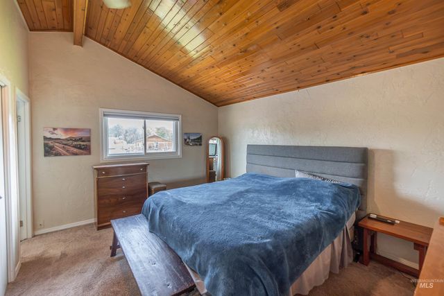 5224 S Valley St, Boise, ID 83709
