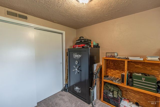 5224 S Valley St, Boise, ID 83709