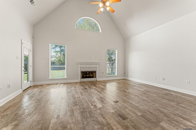 3336 Grassy Lake Dr, Baton Rouge, LA 70816